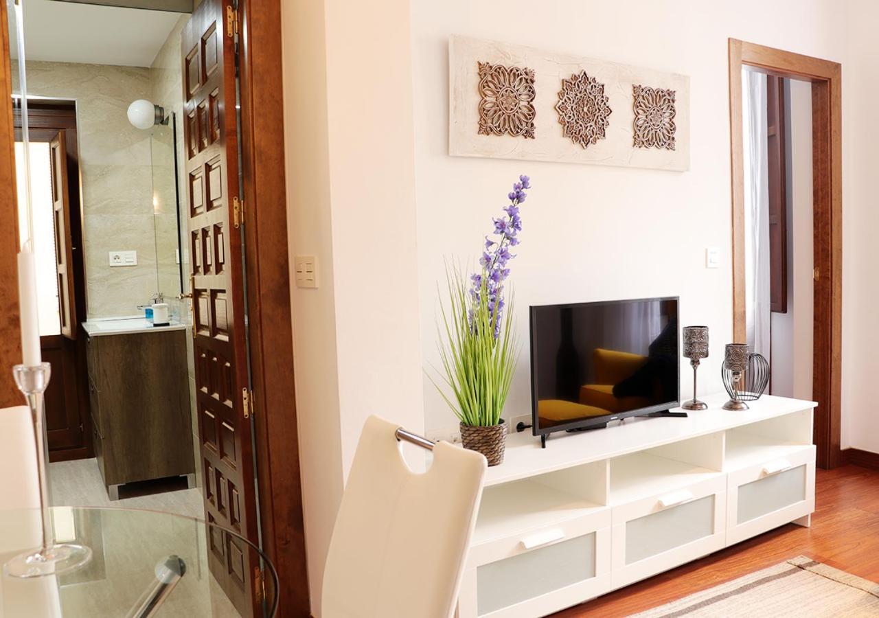 Deluxe Cathedral Apartment Granada Bagian luar foto